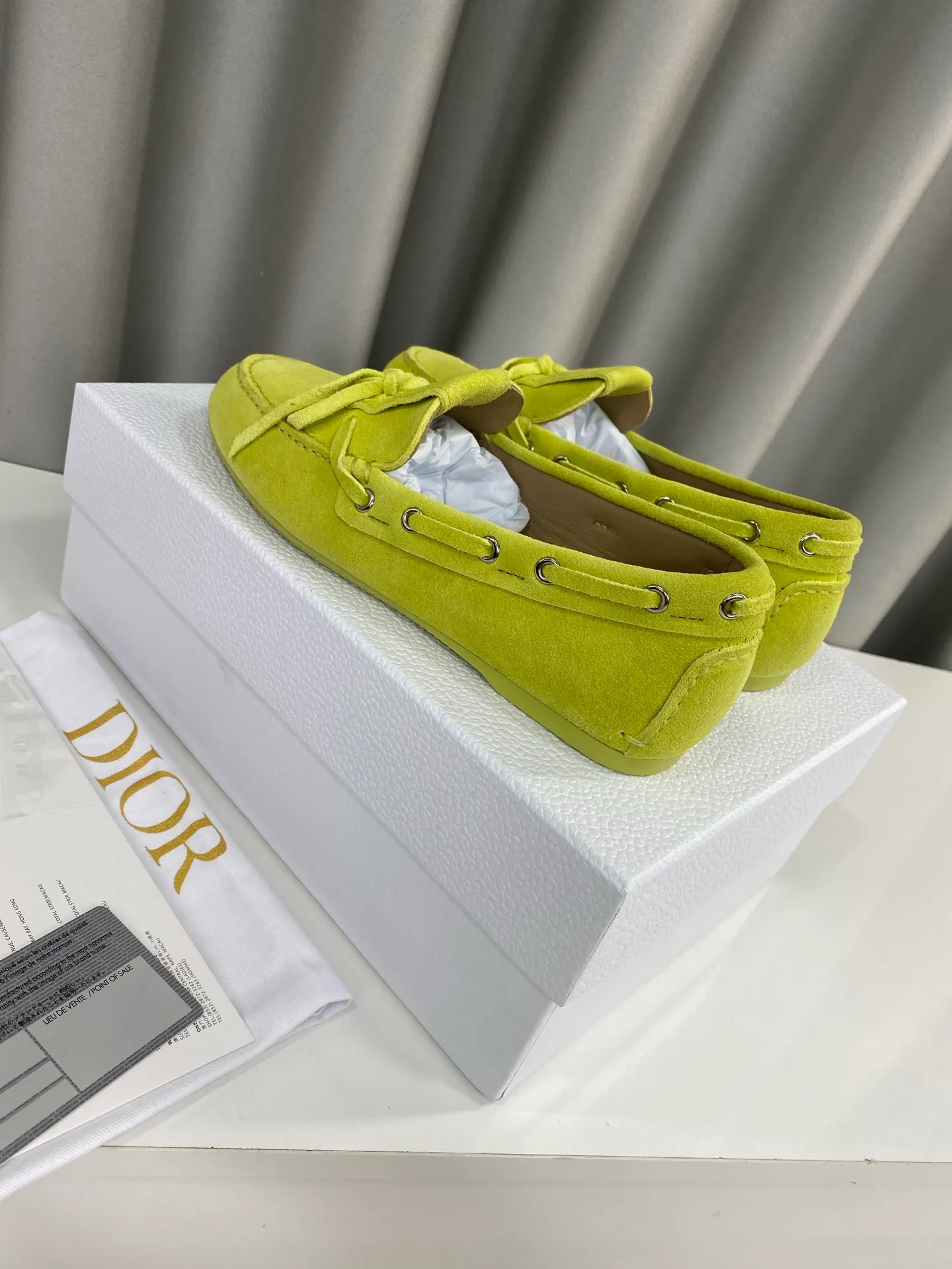 👟👟Ex-factory price 480👟👟 "Exclusive top version" DIOR Dior~25vs spring and summer popular casual flat loafer series... A shoe that does not clash with shirts, simple partition design, a spring must-have, can be worn with any pants or skirt, very comfortable and good-looking on the feet... ❶Fabric: original customized cow suede ❷Inner lining: original customized sheepskin ❸Foot pads: sheepskin ❹Outsole: Original molded wear-resistant rubber ❺Number of codes: 35-39 (40 customizations are not returnable) ❻Packaging: Original full set of packaging ☀Color: 5 colors available simultaneously on the official website